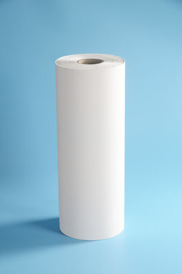 Abiti globali di isolamento del film protettivo del PE del CE 30gsm 40gsm non medici per la fabbrica